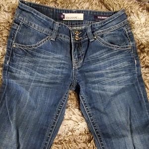 Vigoss Collection 7/8 distressed capri